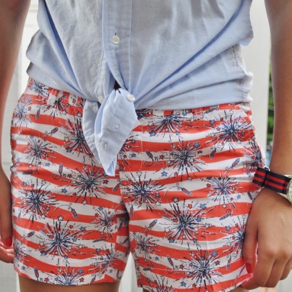 Lilly Pulitzer Callahan She's A Firecracker Glow In The Dark Shorts size 4